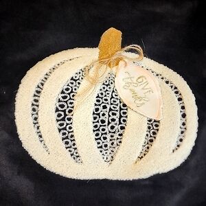 Pumpkin Give Thanks Table Runner New Black